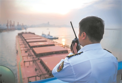 阳光引航十年路 凝心聚力铸辉煌