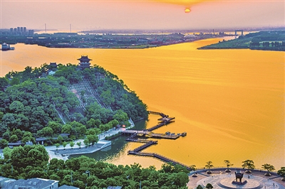 北固山游船码头.